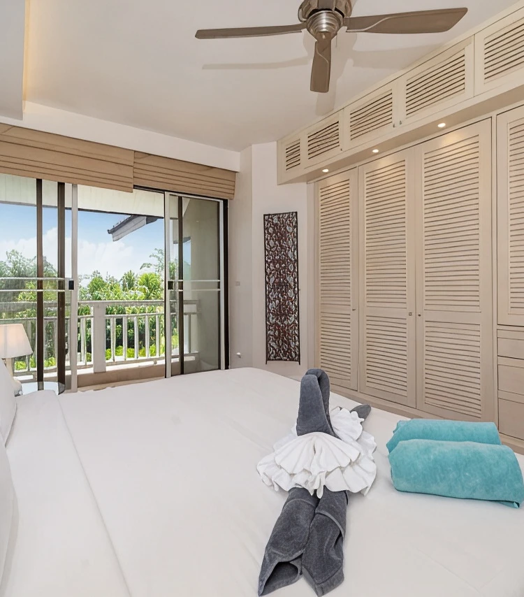 รูปภาพของAuthentic red Thai-inspired home in Laguna!
