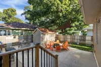 L2 - 5Br Fall Retreat  Fire Pit, Fenced Yard, 1 Mile to Lake Michigan Beach - 4-Star