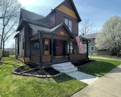 Updated Historic Home, in the Heart of Greenfield. Walking distance to downtown! Hotels in Greenfield
