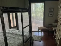 "PEACE IN A POD" CHARMING 2-Bdrm cabin right in the middle of Big Canoe!