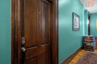 Southern Charm and Comfort on the Bourbon Trail- Trail Suites Inn, Suite B