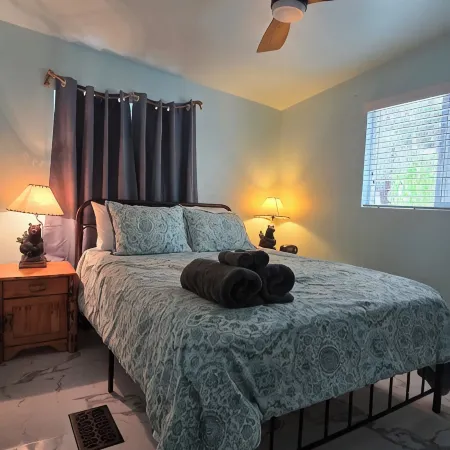 River Access, Quiet, Family and Pet Friendly. Best Mountain Views in the Valley