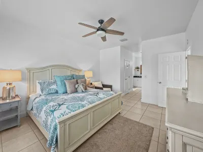 Blue Water Paradise #3Lovely 3-bedroom 2bath Condo โรงแรมใน