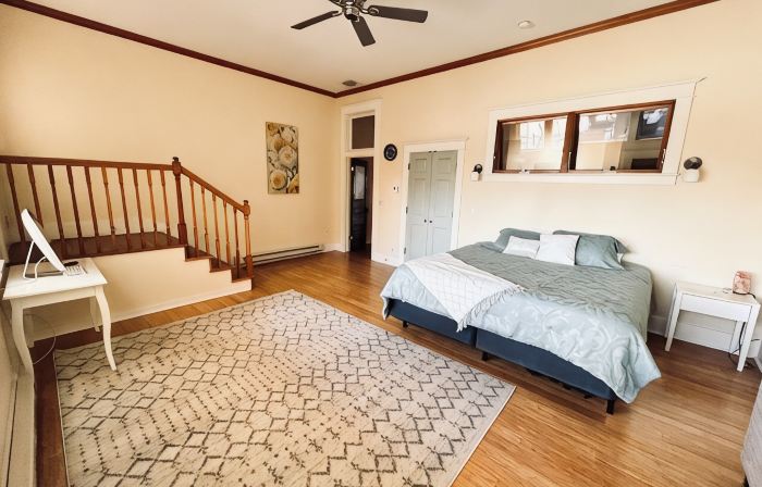 Luxury Downtown Loft w/ Rooftop Patio & Sauna - Sleeps 12 - Walk to Square