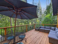 Creek Cabin - Fly-in Acres Lake Access - private Creek access with fire pit Hotels in Arnold