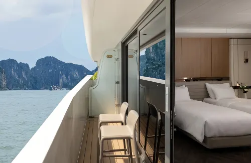 Grand Pioneers Halong Bay Cruise 2 - Parkering