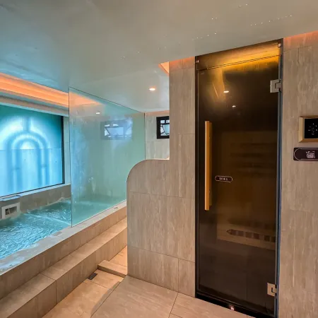 Modern 1Bdr with Pool View The Title Legendary