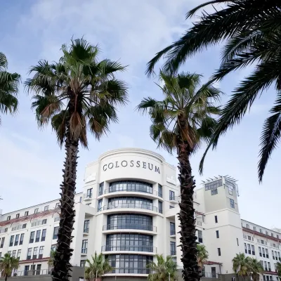 Colosseum Luxury Hotel Отели рядом с достопримечательностью «Торговый центр N1 City»
