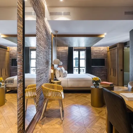 Monument Hotel