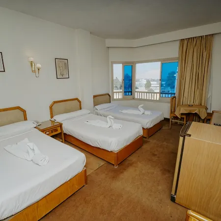 Queens Valley Hotel, Restaurants, Bars and Spa Luxor