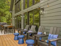 Maine Woods Getaway! Minutes to Bethel, Trails, Golfing! Hotels in Newry