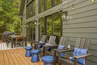 Maine Woods Getaway! Minutes to Bethel, Trails, Golfing!