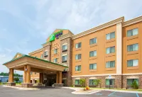 Holiday Inn Express & Suites Mount Airy by IHG