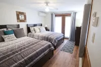 ~Serenity~A Unique Destination -Sleeps 14 5Br/3Bath/Gameroom-- Close to Lake