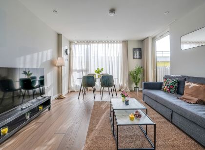 High-End 1Br AC & Balcony Vauxhall Zone 1