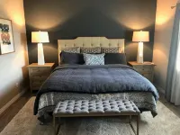 Magical Retreat!  Contemporary and Cozy Park Hill!