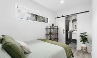 Hollow Mountain Cabin Laharum Dadswell bridge halls gap