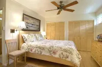 Tradewind Bungalow, in Kailua on Oahu - Kitchens