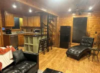 Cozy cabin with 1 bedroom, Lakefront views in tranquil Terry! - 民泊