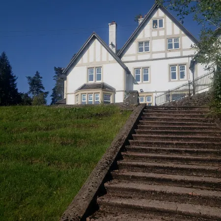 Stronachlachar Lodge - spacious with cinematic views, direct access to loch.