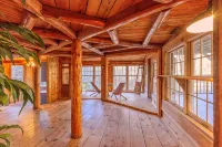 Incredible Smoky Mtn Lodge w/ Hot Tub Trails & Creek - 산장
