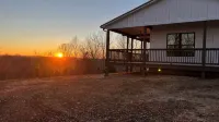 Secluded New Cottage, Minutes From Sunset Marina Overlooking Pendergrass Creek