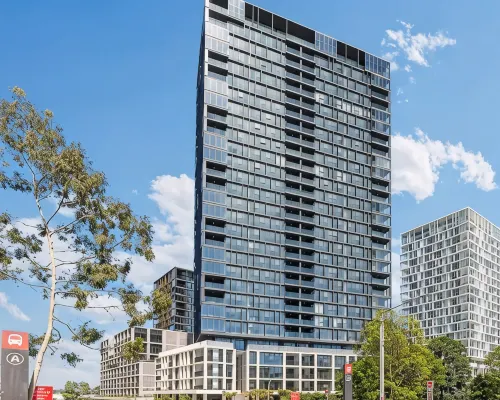 Olympic Park Stylish 2BR | Walk to stadium | Pool & Gym Hotels in Lidcombe