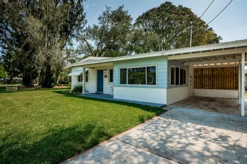 Charming bungalow minutes away from the BEACH, local restaurants & shops. - Bungalows