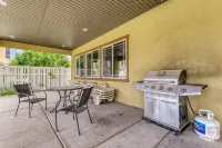 Cozy Ski, Golf, & Hiking Retreat w/Hottub, Pool, Private Sauna, Pingpong, & More - 3つ星