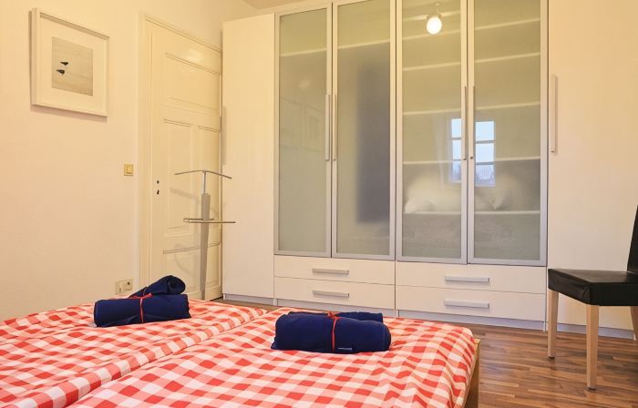 INSELVILLA - Holiday apartment on the island in Hameln