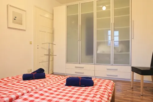 INSELVILLA - Holiday apartment on the island in Hameln