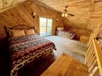 Charming cabin in Appalachian mountains of Cabins, WV with full amenities