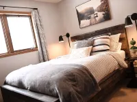Lake Escape with Paddle Boards, Fire Pit & Game Room Hoteles en Condado de Becker