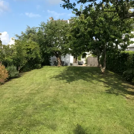 Beautiful family home - sleeps 10 - 3 min from the beach