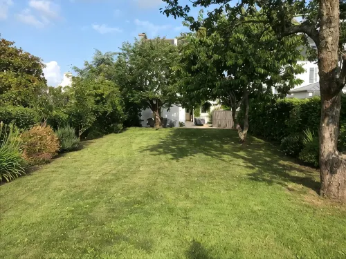 Beautiful family home - sleeps 10 - 3 min from the beach - Wifi