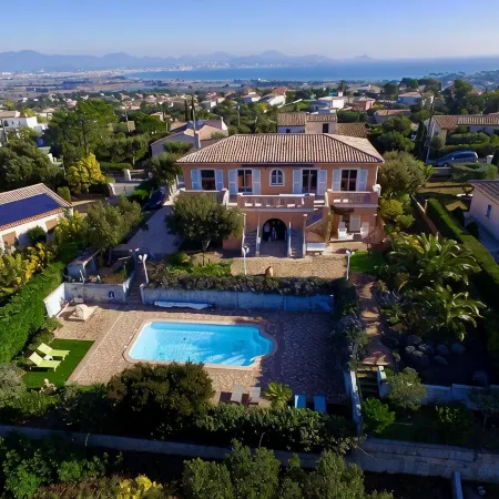 La Bastide, apartment with private pool near the Gulf of St Tropez