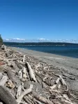 Year Round Beachfront Escape.  Mountain Views, Hot Tub, Dedicated Retreat Room - Strand