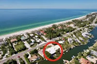 Wonderful Canal Front Condo on Lbk! Bring Your Boat!Cabana Beach Club Unit 11.