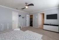 Cute home near DFW Airport, Grapevine Mills & Gaylord Resort - Homestays