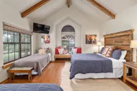 Whitetail Oaks - Rustic Charm Meets Fun! Private Pool & Pickleball on 34 Acres - 4-Star