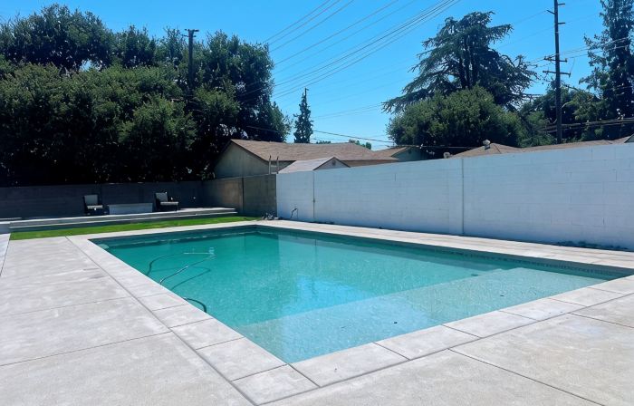 3B2B House Huge Yard Nice Pool BBQ Grill Fire Pit Beautiful View