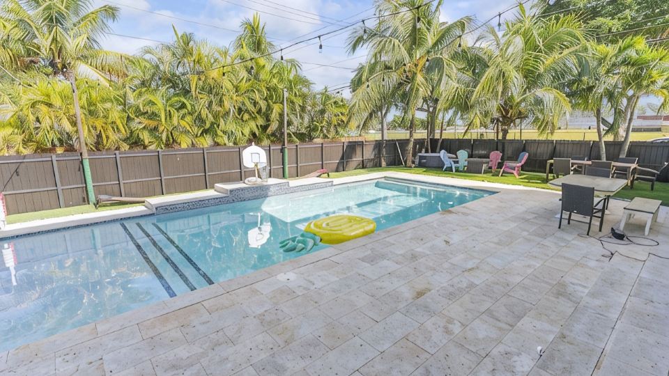 Large Family Retreat • Pool • Game Room • Gym • Near Beaches • Shopping!