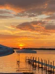 1 block to lake, 2 blocks-Surf Ballroom, & 3 blocks-City Park-Perfect posh stay! - Wi-Fi