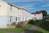 Atlantic Reach Cottage, Newquay.  Large 4 bed villa with leisure services & WiFi - Jacuzzi