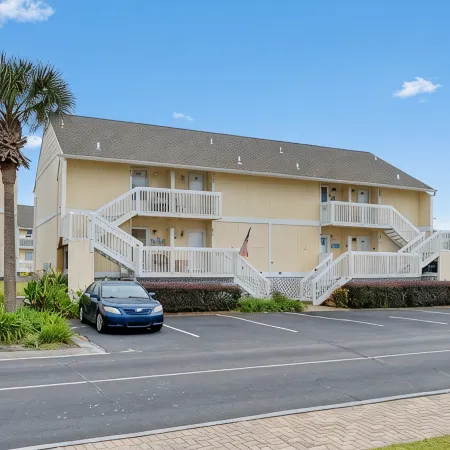 Sandpiper Cove 8140 :: 500 Feet to the Beach :: Pool in the back yard!!