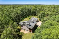 Private 5Br Luxury Lodge Sleeps 15 • Game Room • Dells 10Min • Pet Friendly - Alppimaja