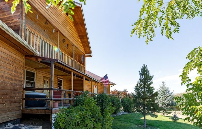 Blue Jay Inn Getaway with amazing views and wildlife