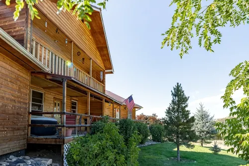 Blue Jay Inn Getaway with amazing views and wildlife