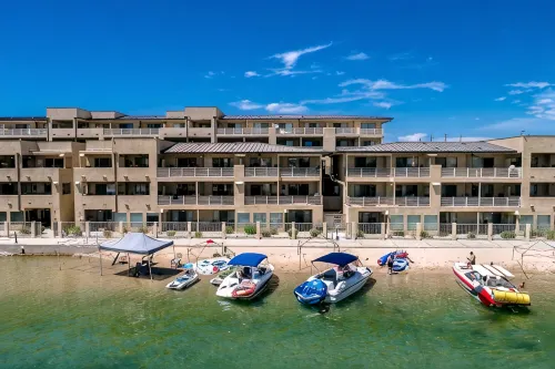 Kings View Waterfront Condo - 4-Star