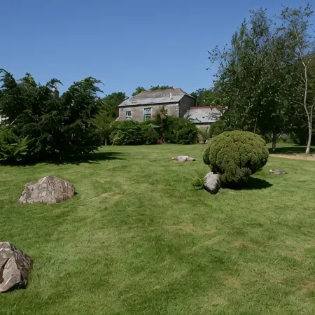 2 Bedroom Accommodation in Two Acres Of Gardens on edge of village of Blisland